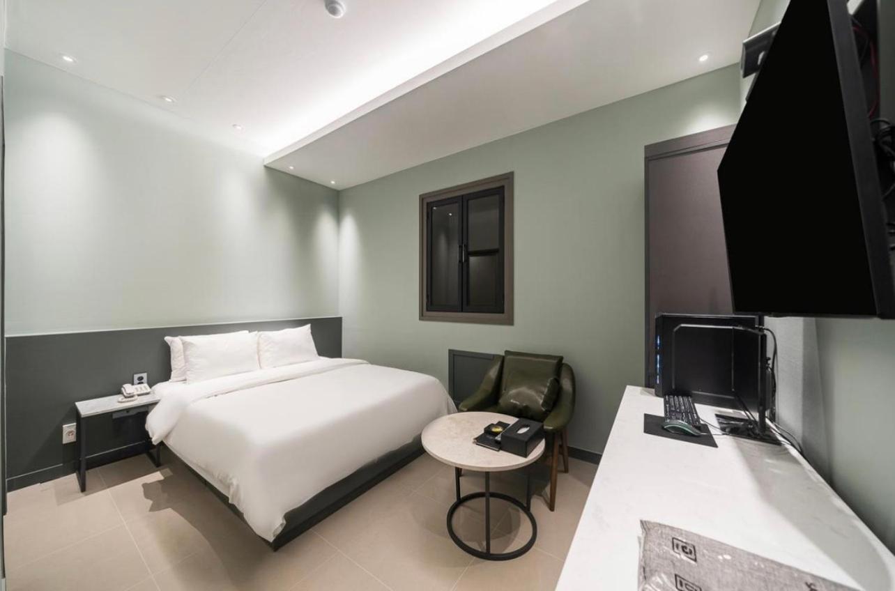 Hotel Myeong Jak Suwon Dış mekan fotoğraf